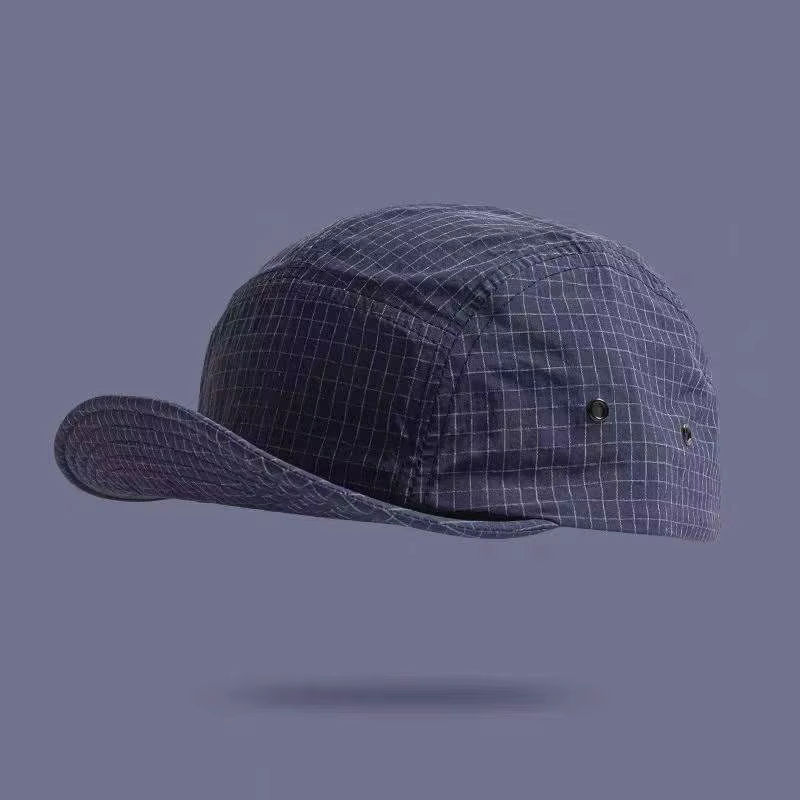 Casquette de baseball à visière souple, à carreaux, simple et élégante. Cordon de serrage réglable. Convient aux sorties en plein air.